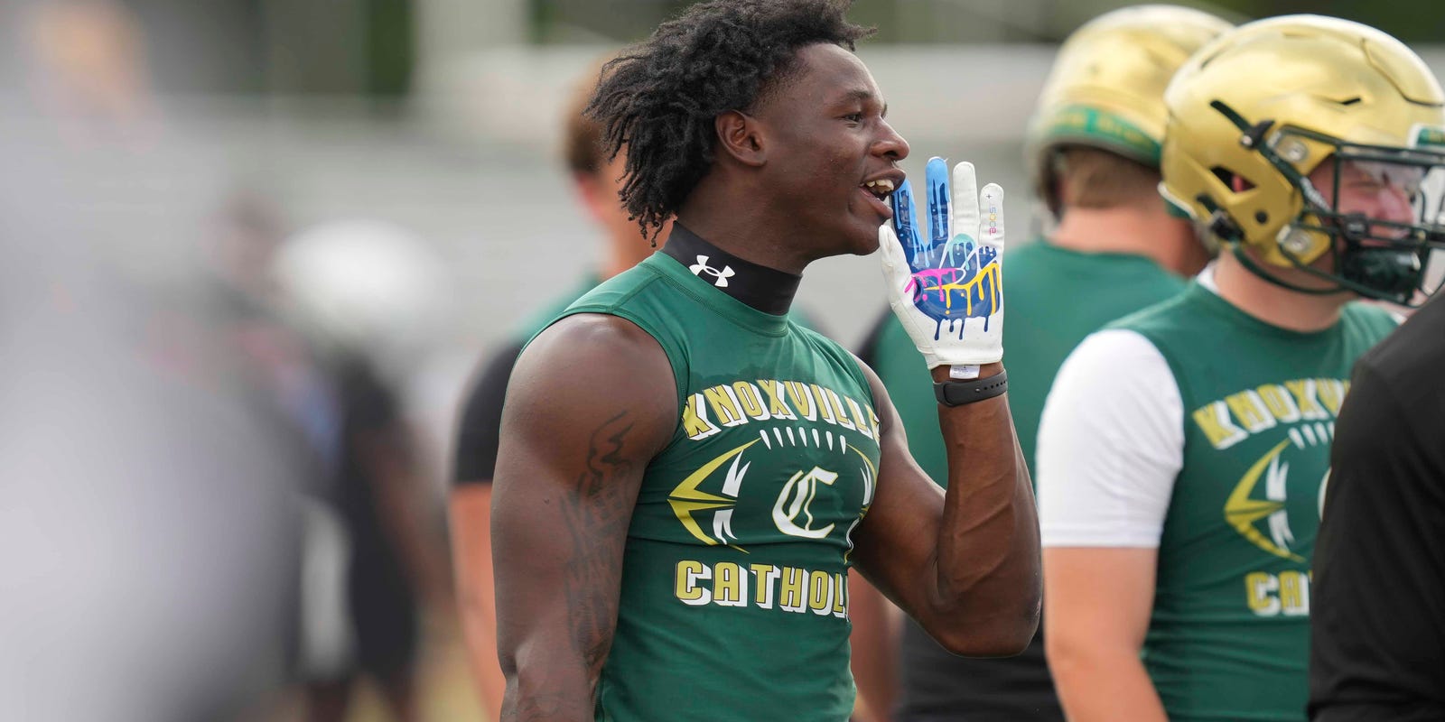 prepxtra's tweet card. Cousins Tyreke King, a Tennessee football commit, and Notre Dame commit Chaston Smith have teamed up to put Knoxville Catholic in the spotlight