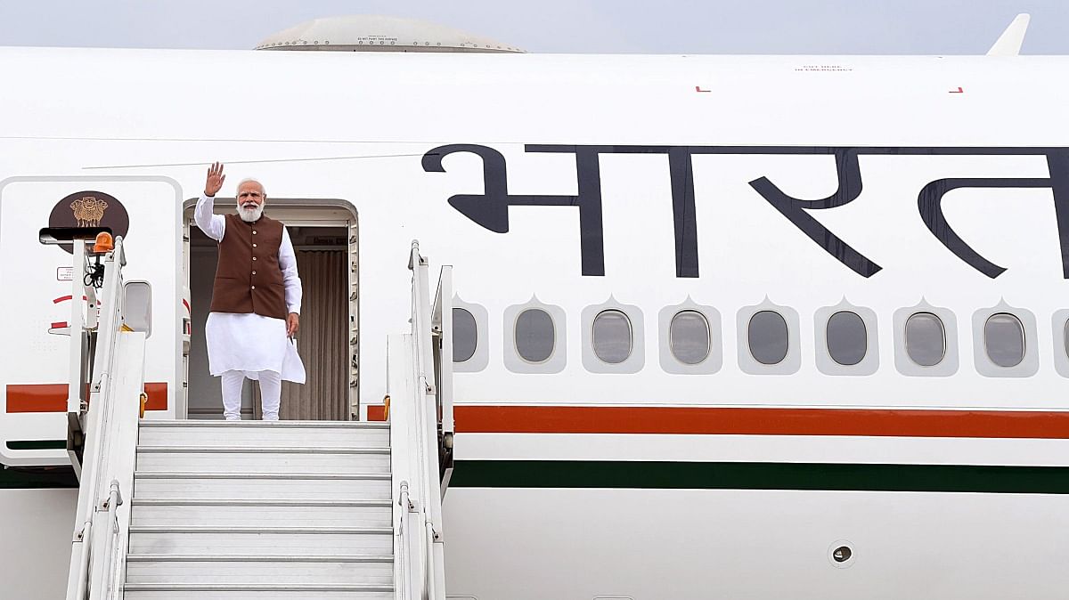 Keshav_Paddu's tweet card. Data presented in the Rajya Sabha by Minister of State for External Affairs of India Kirti Vardhan Singh showed that Modi's trip to France & US hit the exchequer the most this yr.