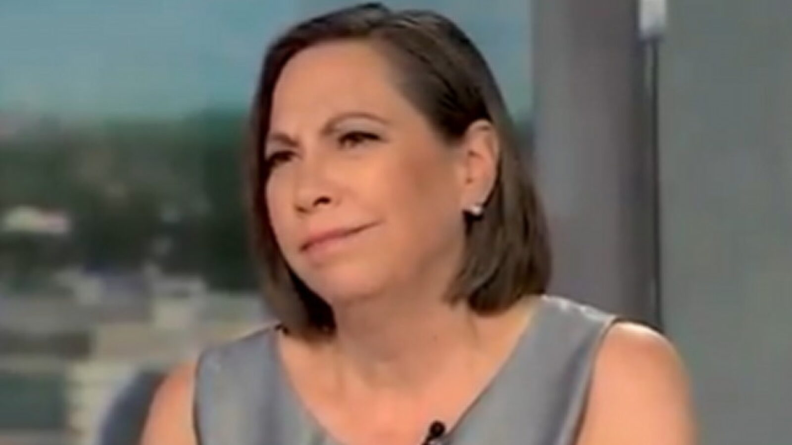 mummykins11's tweet card.           Now that Tulsi bard is sharing shocking new details on the Russia collusion hoax that implicate former President Obama, some people on the left are having a hard time facing the facts.