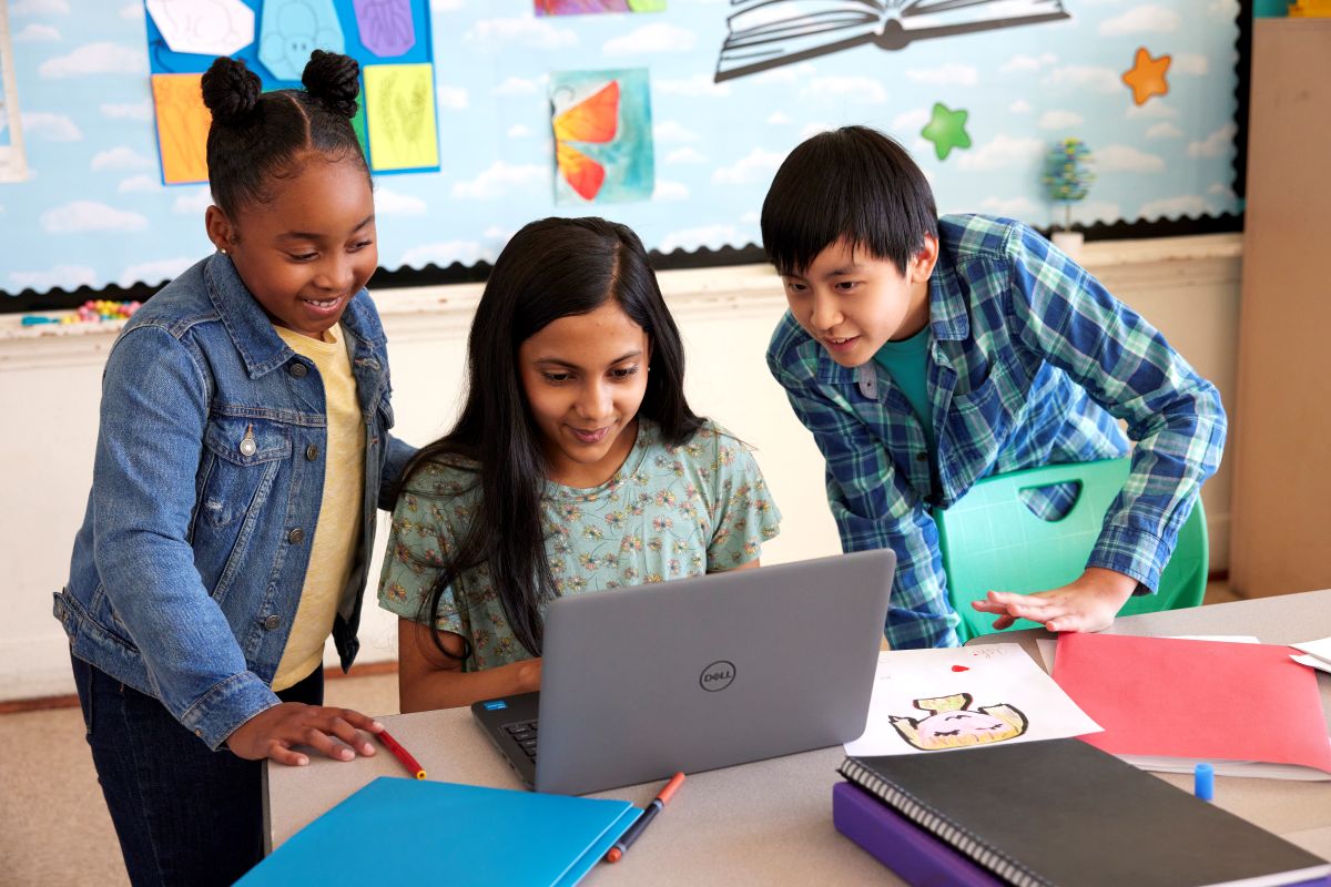 MicrosoftEDU's tweet card. Engage students through game-based learning with Minecraft Education—a fun, skill-building platform for coding, math, history, and more.