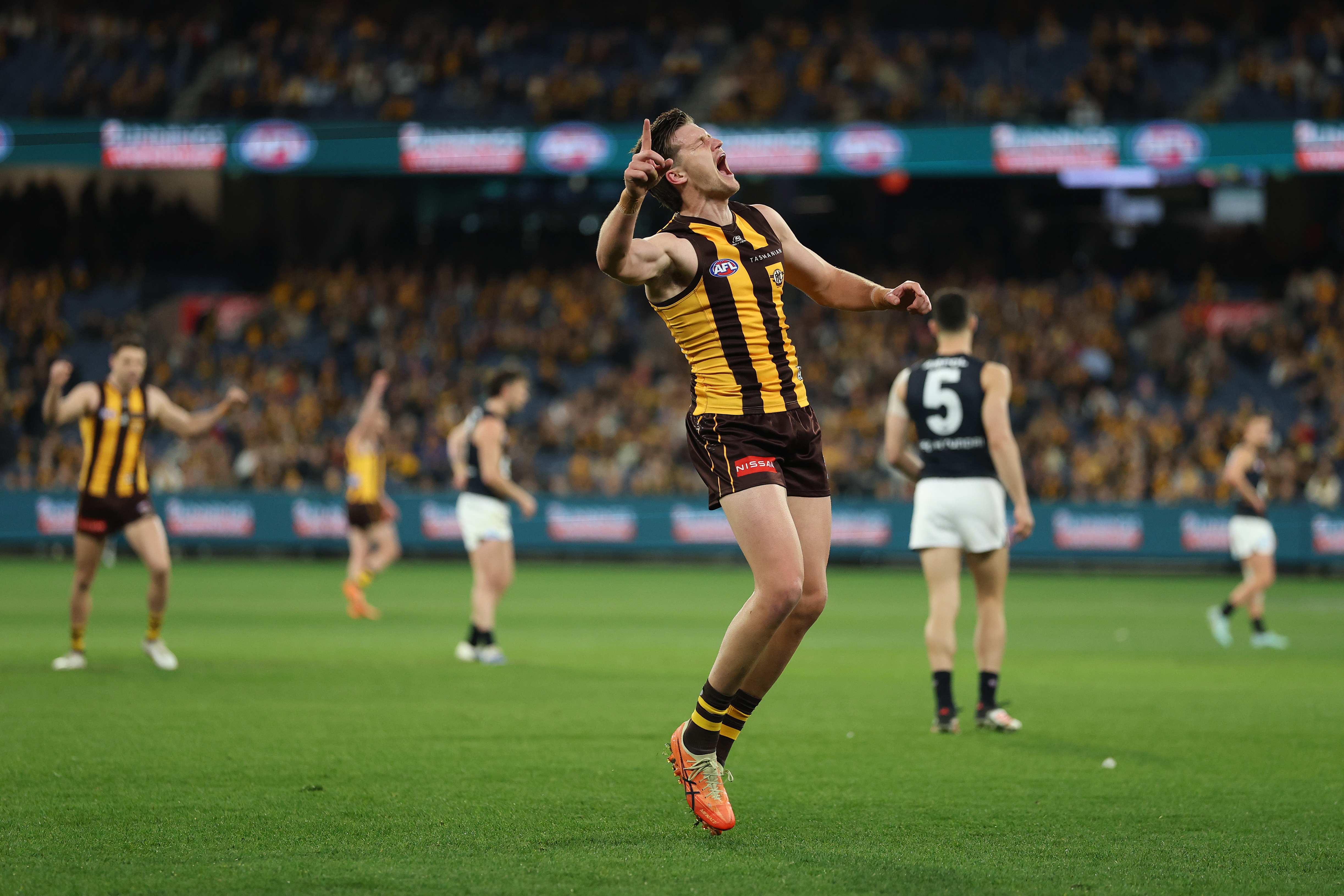 HawthornFC's tweet card. Hawthorn kept its top-four hopes alive with a solid win over Carlton