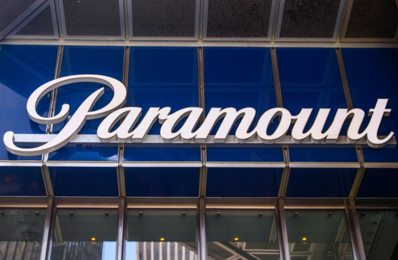 DCReportMedia's tweet card. That settlement between Paramount and Donald Trump over editing by '60 Minutes' of a shortened interview segment with Democrat Kamala Harris stinks.
