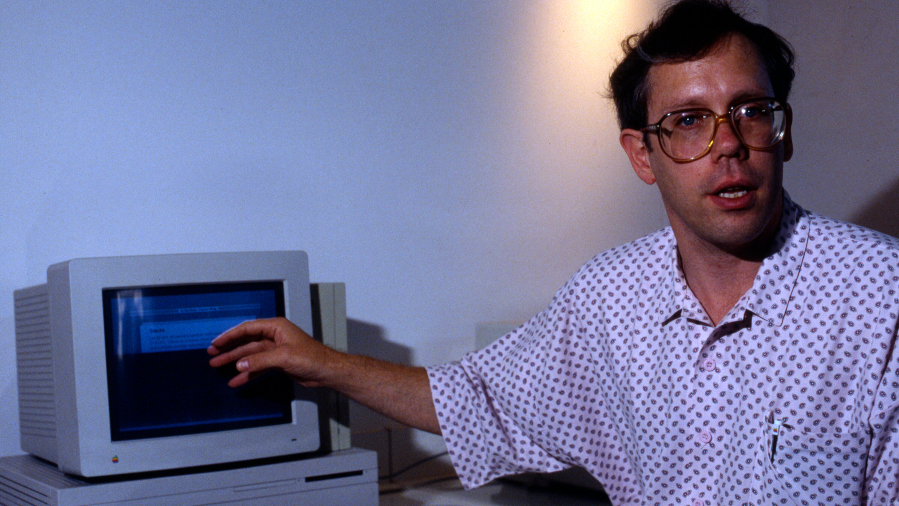 benjaminferran's tweet card. A designer for Apple, he created software that made it possible to display shapes, images and text on the screen and present a simulated “desktop.”