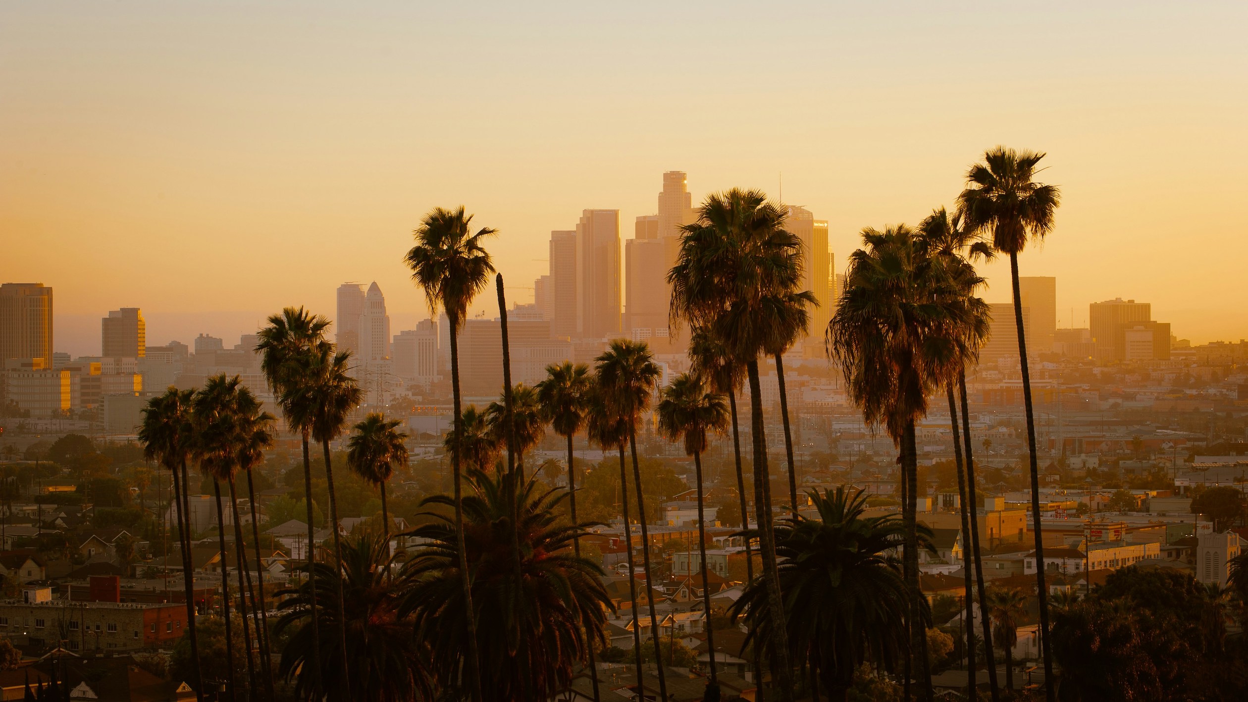 JoinClarity's tweet card. LA battles air pollution driven by geography, traffic, and summer heat. Learn about its smog history, current challenges, and efforts to protect public health.