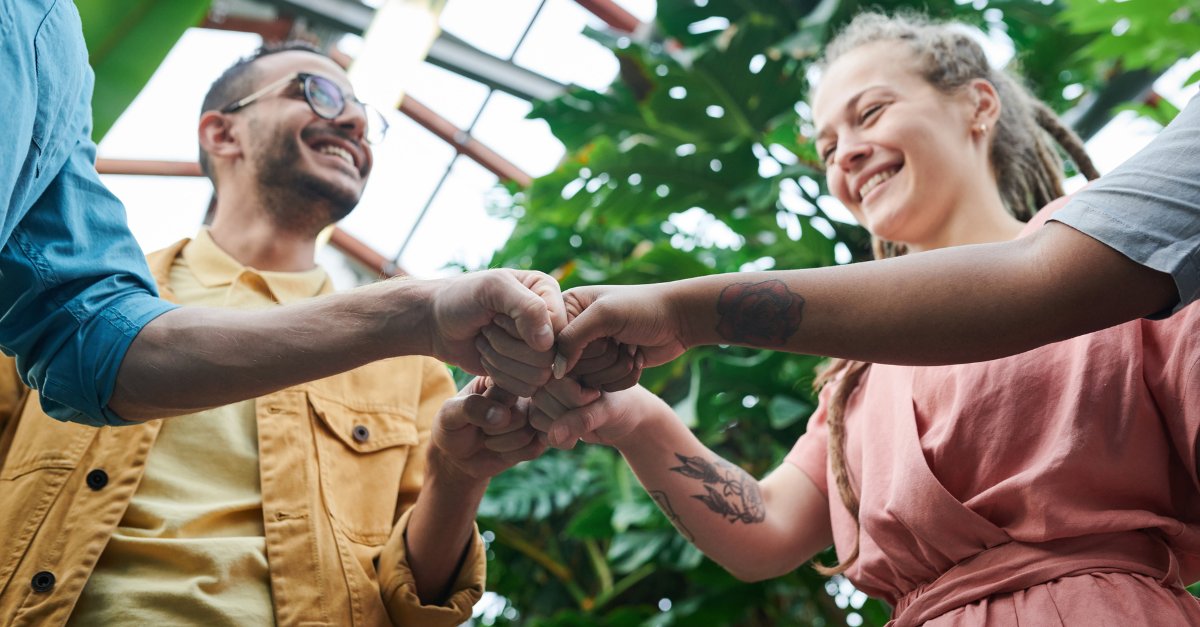 aaespeakers's tweet card. Read 4 keys to strengthening connections and creating a lasting sense of community among your event attendees.