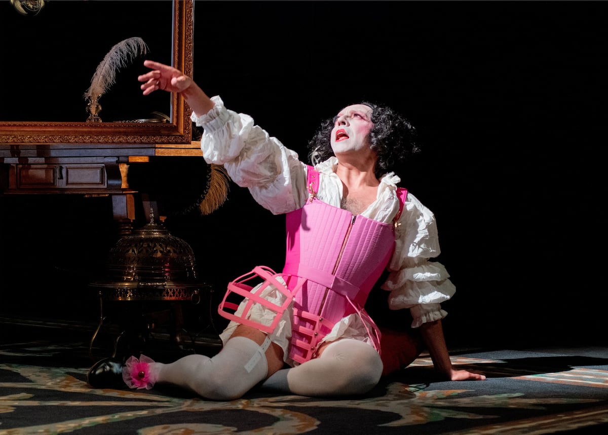 TEATROMADRID's tweet card. El poliédrico actor y cantante Ángel Ruiz estrena ‘El Rey de la Farándula’ en el Festival de Teatro Clásico de Almagro