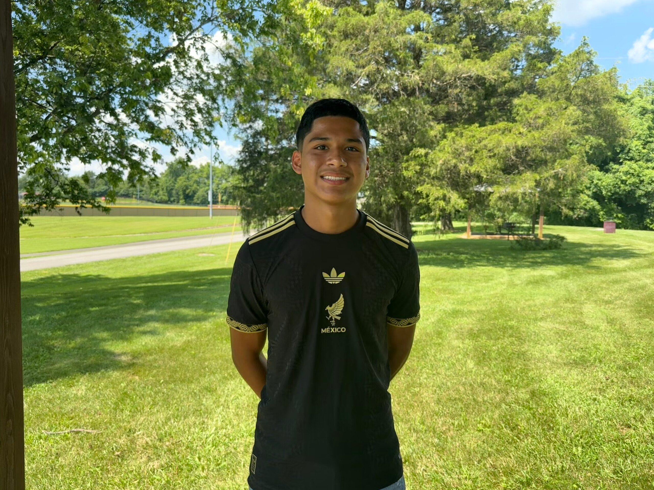 News40Sports's tweet card. BOWLING GREEN, Ky. – A member of the Bowling Green Football Club Academy has been invited to play in one of the most prestigious youth tournaments in Mexico. 15-year-old Tony Tinoco out of Somerset...