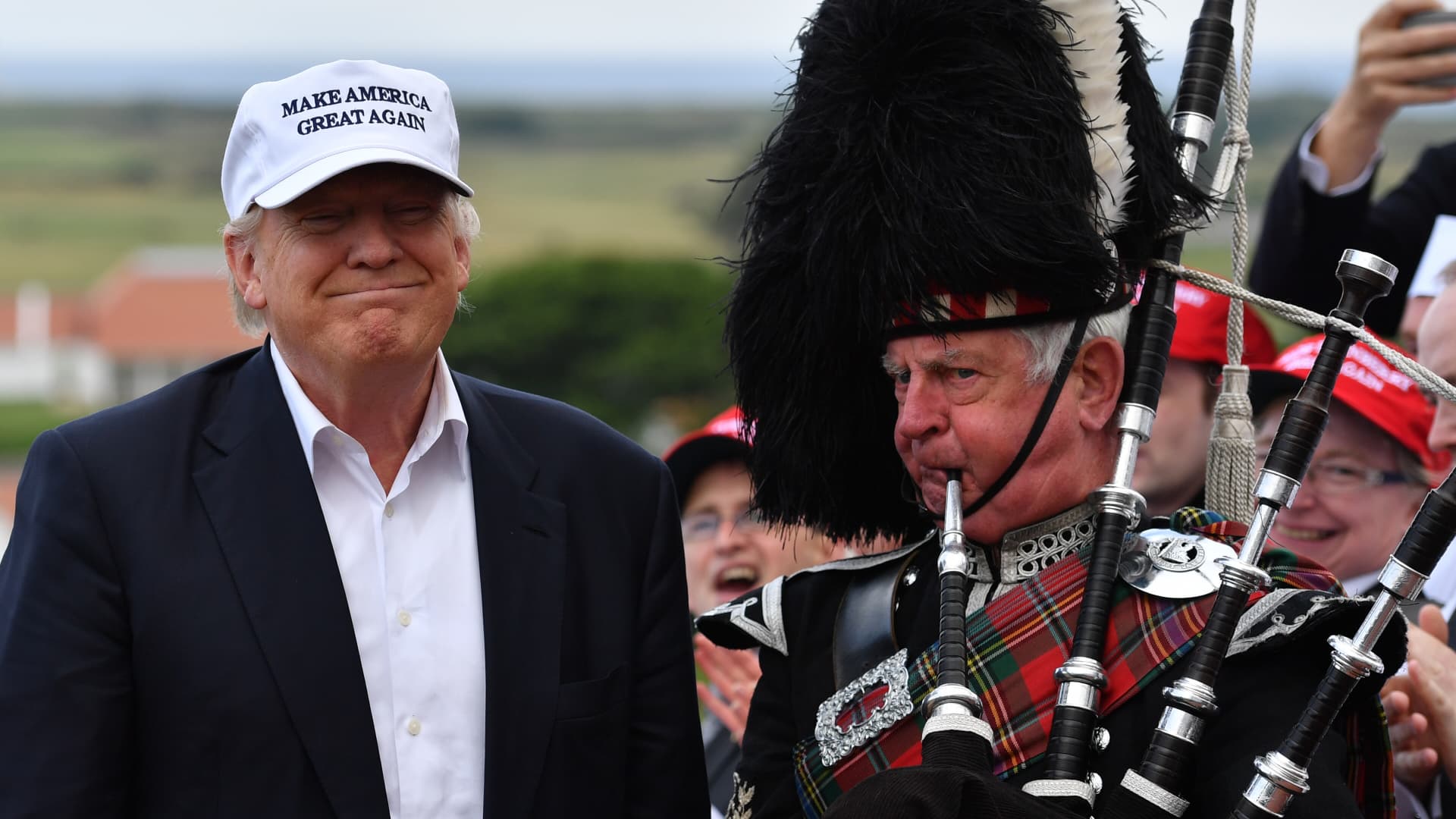 ____iiiiii__'s tweet card. The U.S. president is due to visit Trump-owned golf courses in Scotland and meet informally with the British prime minister over the U.S.-U.K. trade deal.