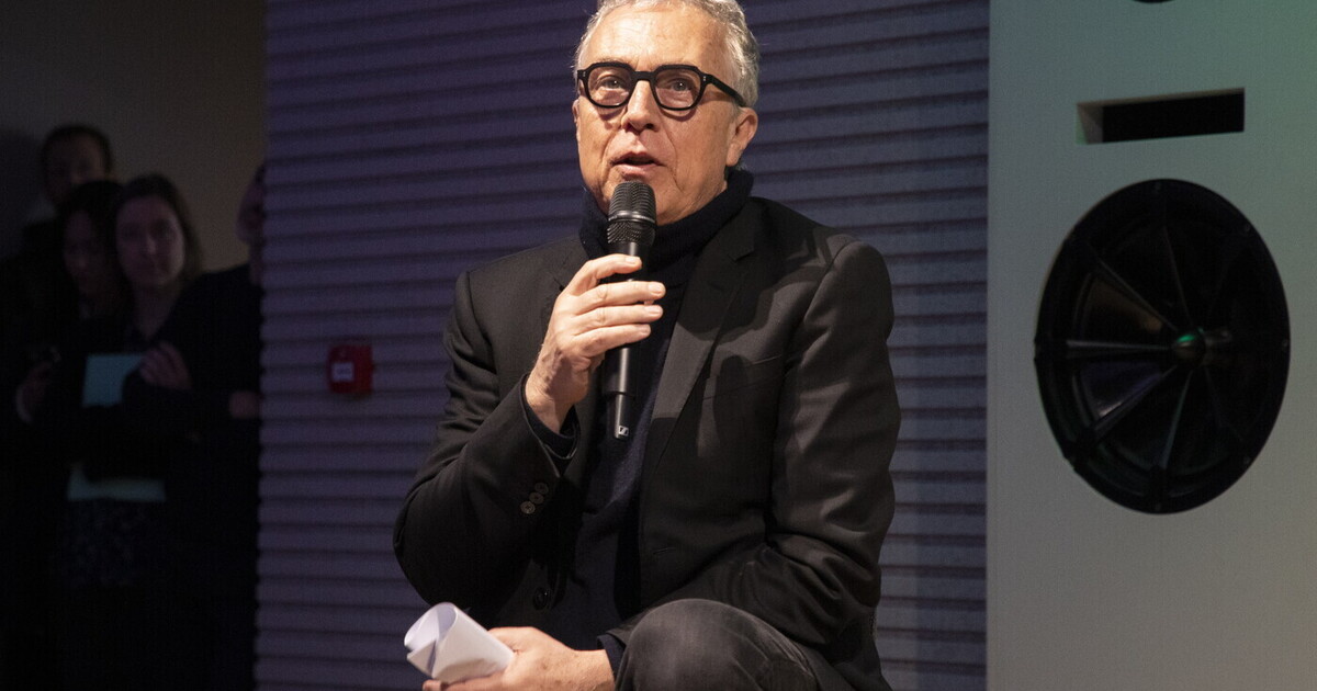 Biofafafa's tweet card. Tre figli, Sandro, il giornalista, Tito, l'economista, e Stefano oggi al centro dell'indagine. Il design, il grande teatro, le amicizie e uno speciale modo di militare che ha permesso a Milano di...