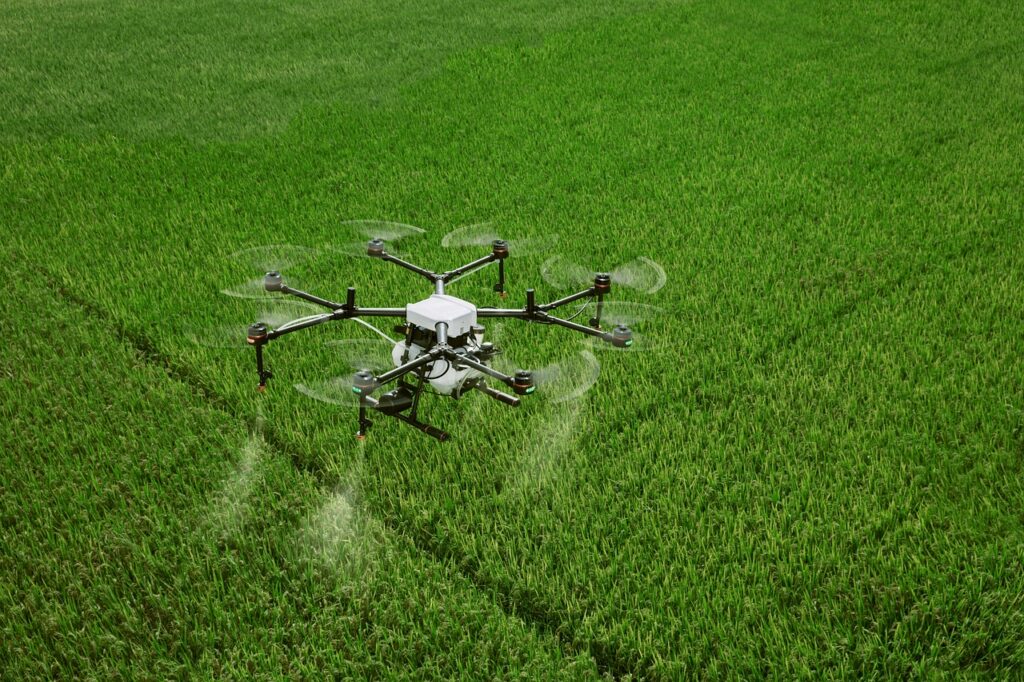 ComDev_Asia's tweet card. The use of drone technology in farming has gain interest in recent years due to its promise of efficiency and productivity amid the growing challenges and threats facing the agriculture sector. This...