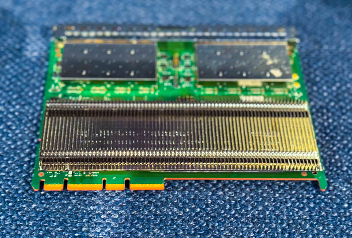 ServeTheHome's tweet card. At HPE Discover 2025 we found this 8-port 25GbE NIC using the new DSFF layout and based on the new Intel E830 200Gbps NIC silicon
