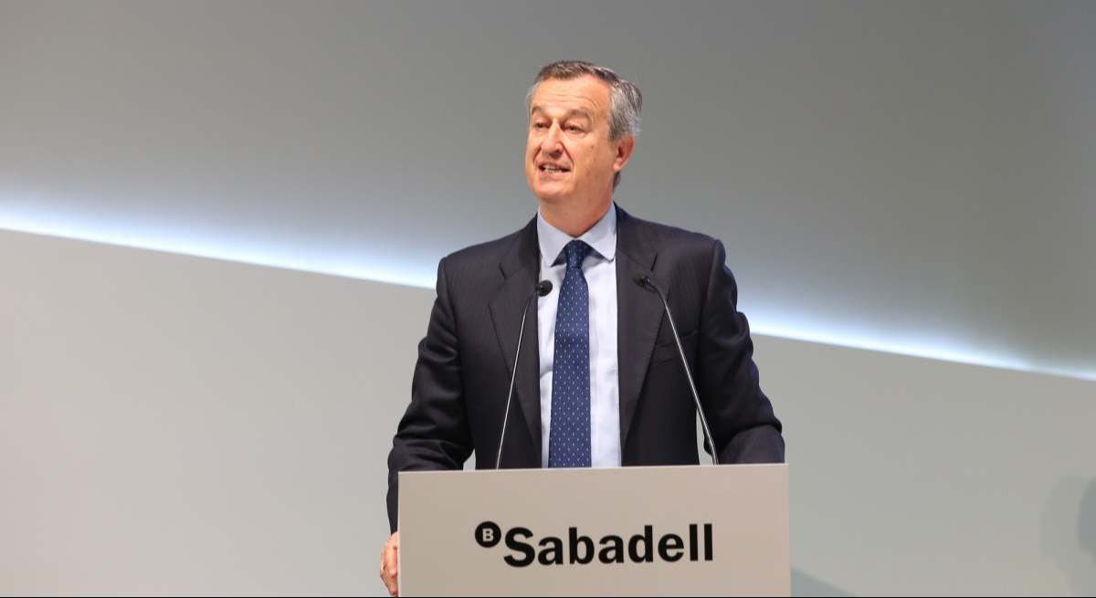 elEconomistaes's tweet card. La opa lanzada por BBVA sobre Sabadell hace ya casi 15 meses ha entrado en una fase de espera hasta septiembre, momento en el que se reactivará la operación que los vascos aprovecharán para recalib...