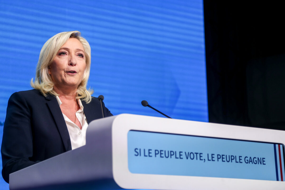 lpost10's tweet card. Marine Le Pen ne compte pas attendre sagement son procès en appel. Condamnée au printemps à cinq ans d’inéligibilité dans l’affaire des assistants parlementaires européens, la présidente du groupe RN...