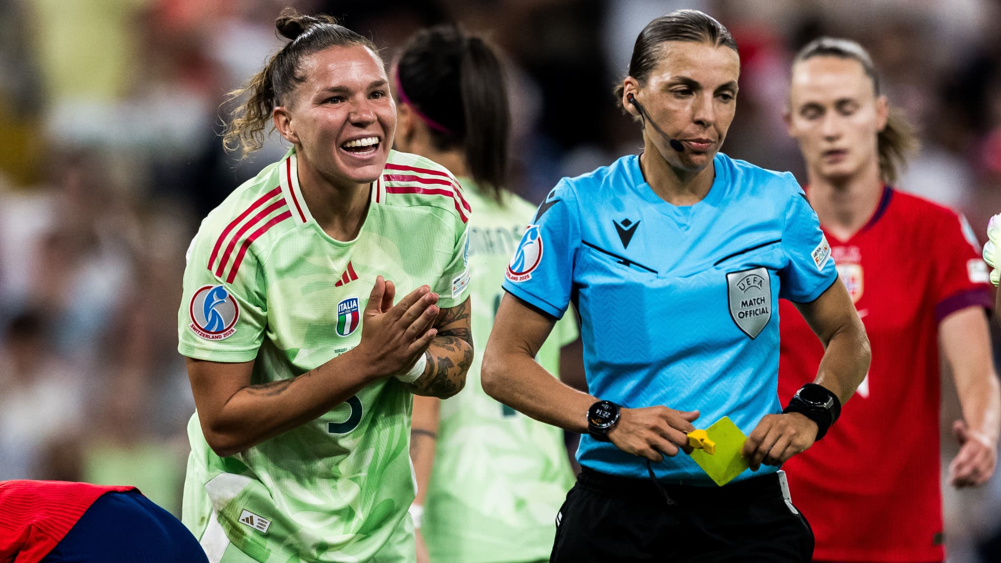 Zeptentrion's tweet card. Stéphanie Frappart sera au sifflet lors de la finale de l'Euro féminin entre l'Espagne et l'Angleterre dimanche (18h). Une annonce qui ne fait pas l'unanimité du côté de la presse espagnole: Mundo...