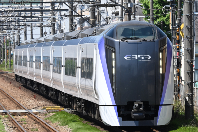 RailLabNews's tweet card. JR東日本E353系電車を徹底ガイドします。編成表(31編成)、車両情報(213履歴)、鉄道ニュース(37本)、鉄道フォト(1,258枚)を提供しています。