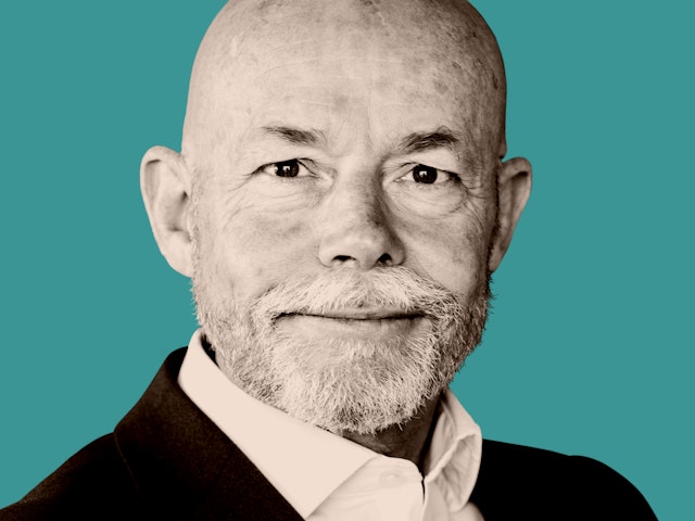 beursanalist's tweet card. De Amerikaanse overheid haalt ongeveer $300 mrd op jaarbasis aan importheffingen op. Er zijn veel factoren die dit bedrag de komende maanden zullen beïnvloeden, zegt FD-columnist Corné van Zeijl.