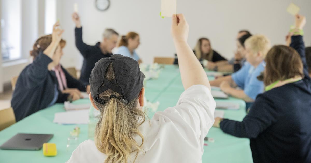 Clariane's tweet card. At Clariane, social dialogue is a cornerstone of our corporate culture and an essential tool for building a lasting climate of trust with all our employees.  Because it is based on listening,...