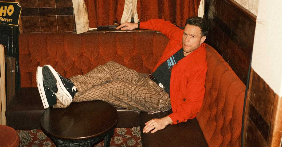 SportPlaylists's tweet card. Olly Murs returns with a brand new single, ‘Save Me’, released today via his brand new label, BMG Olly has been previewing the song throughout his recent sold- out UK Arena tour and not surprisingly...