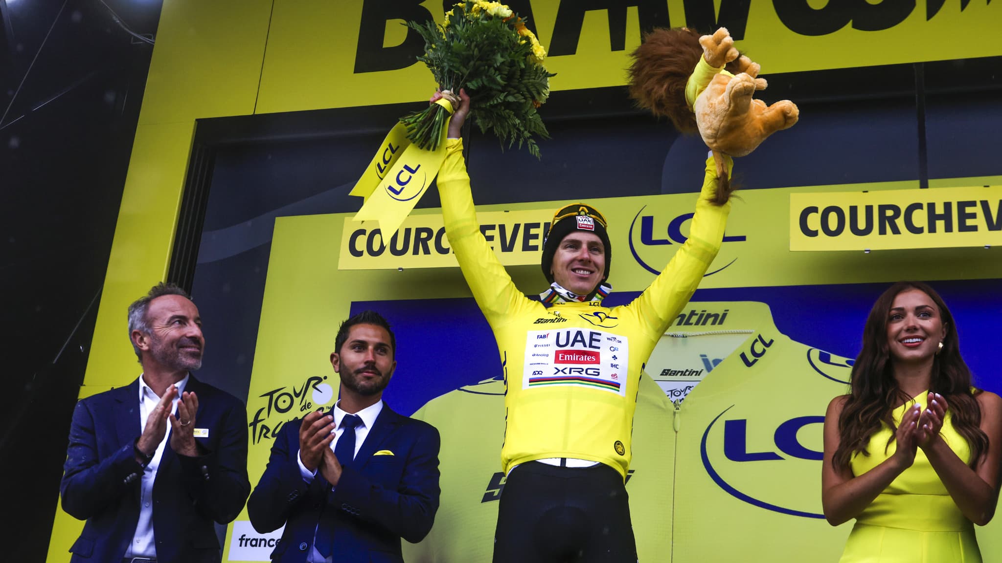 300wNeilW's tweet card. Eric Boyer, ancien coureur et manager de l’équipe Cofidis (2005-2012), dénonce la "lâcheté" du monde du cyclisme face à l’écrasante domination de Tadej Pogacar sur le Tour de France dans une "atmos...
