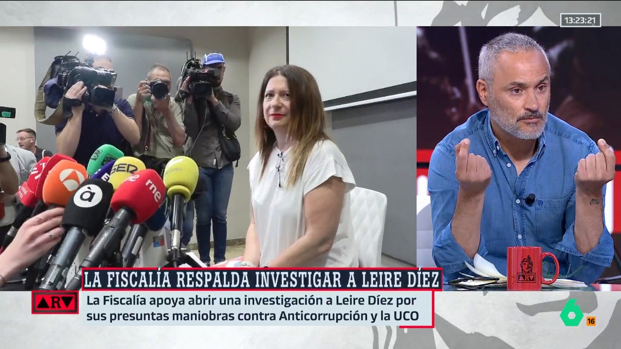 DebatAlRojoVivo's tweet card. El analista político ha indicado en Al Rojo Vivo que a Leire Díez 'se le puso una alfombra roja para despedirse en Ferraz', señalando que el PSOE es 'incapaz de despejar las dudas' que hay sobre este...