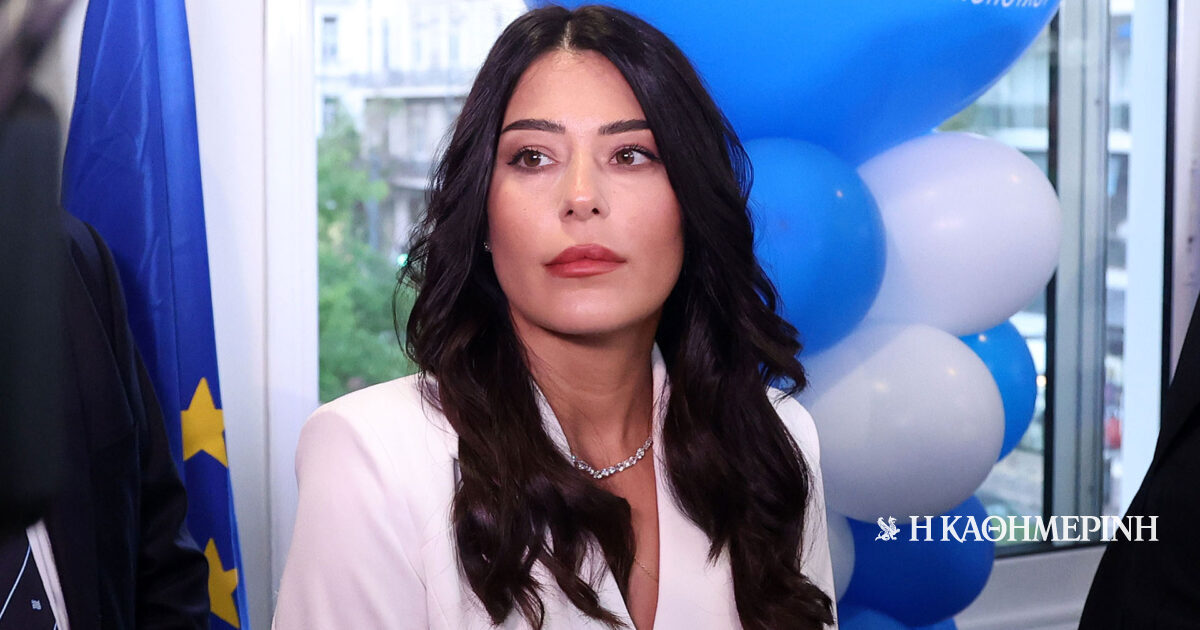 NedosVassilis's tweet card. Η –εκτός Ν.Δ.– δεξιά πολυκατοικία φαίνεται ότι δεν έχει αρκετή πελατεία εσχάτως, διαφορετικά δεν εξηγείται η οργή –Ιούλιο μήνα– της επικεφαλής της Φωνής Λογικής, Αφροδίτης Λατινοπούλου.