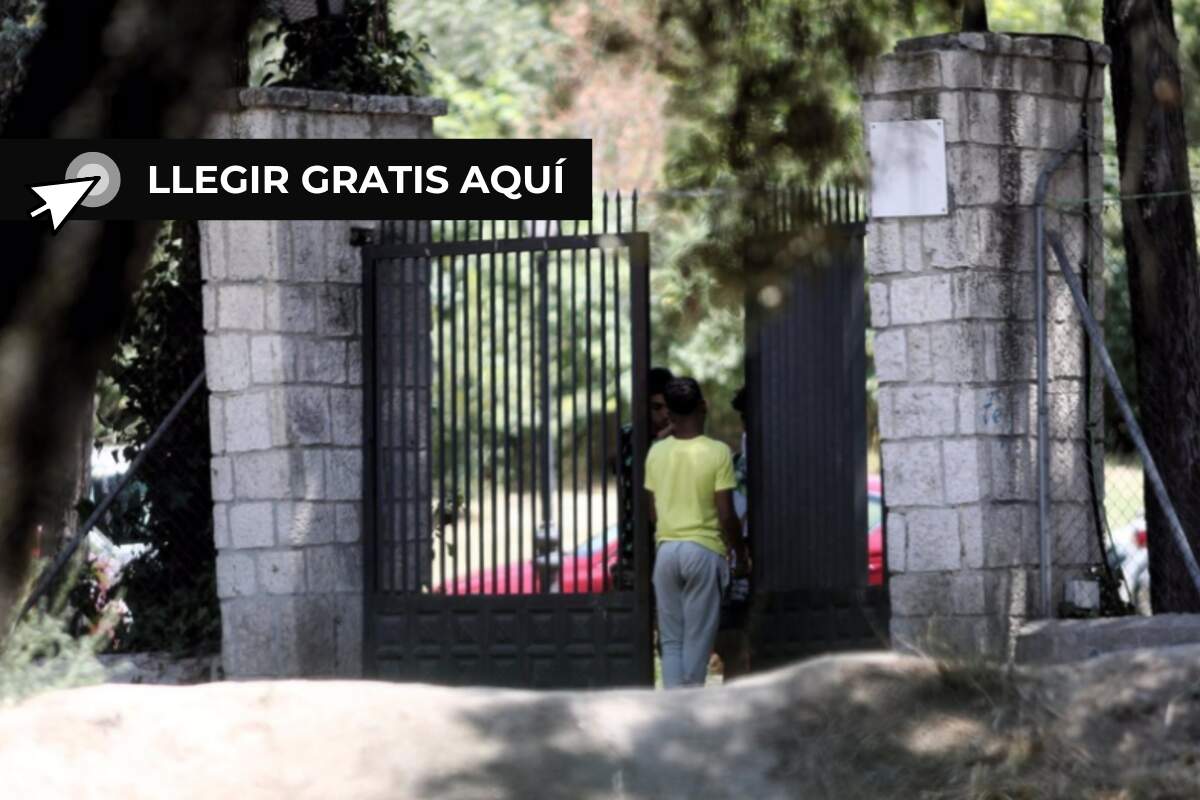 enoticiescat's tweet card. La presidenta de l'ONG Quòrum Social 77, Delia García, i el director de centres de la mateixa organització, Juan Enrique Quintana - mili...