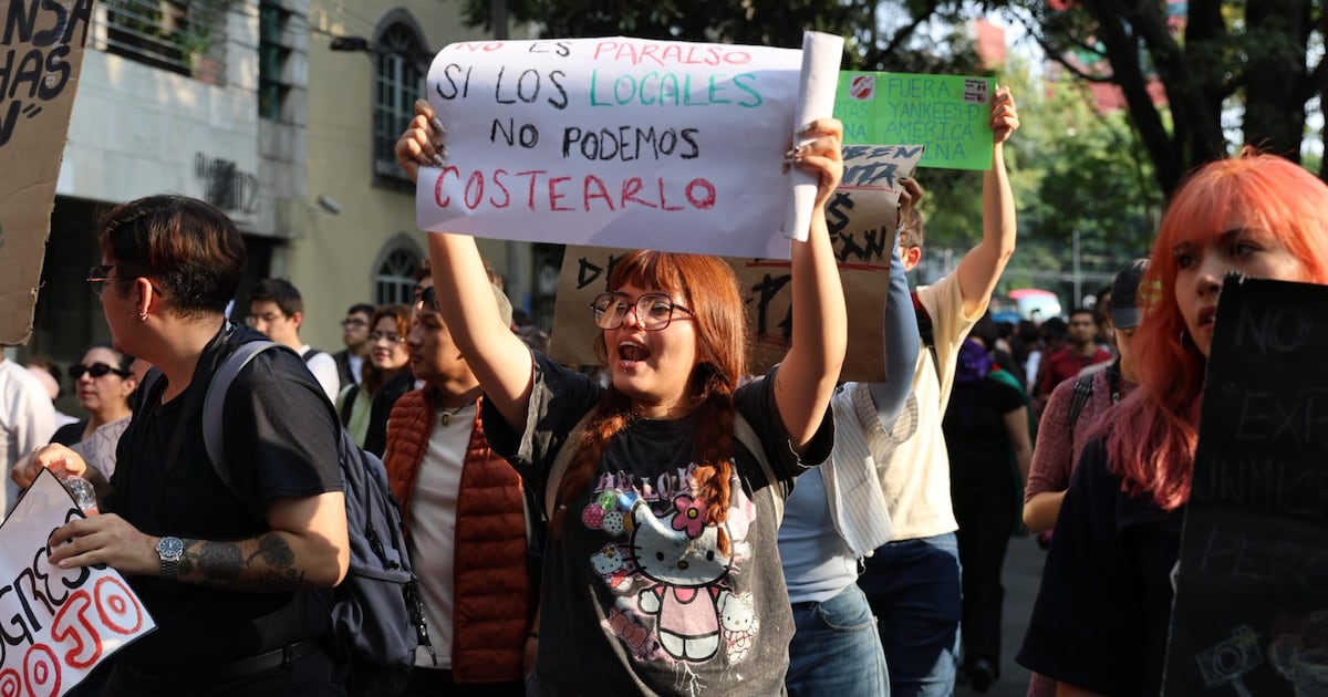 almorenoal's tweet card. Las protestas del pasado 4 de julio en contra la gentrificación dejaron ver una faceta de la sociedad de la CDMX: la manifestación de rechazo a personas de origen extranjero.