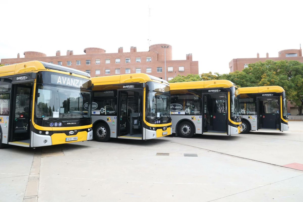 espludigital's tweet card. L’AMB i Eurecat impulsen una eina predictiva per ajustar la flota de busos a la demanda real, amb proves ja fetes a l’Aerobús i un nou projecte en marxa per estendre-ho al Bus Metropolità