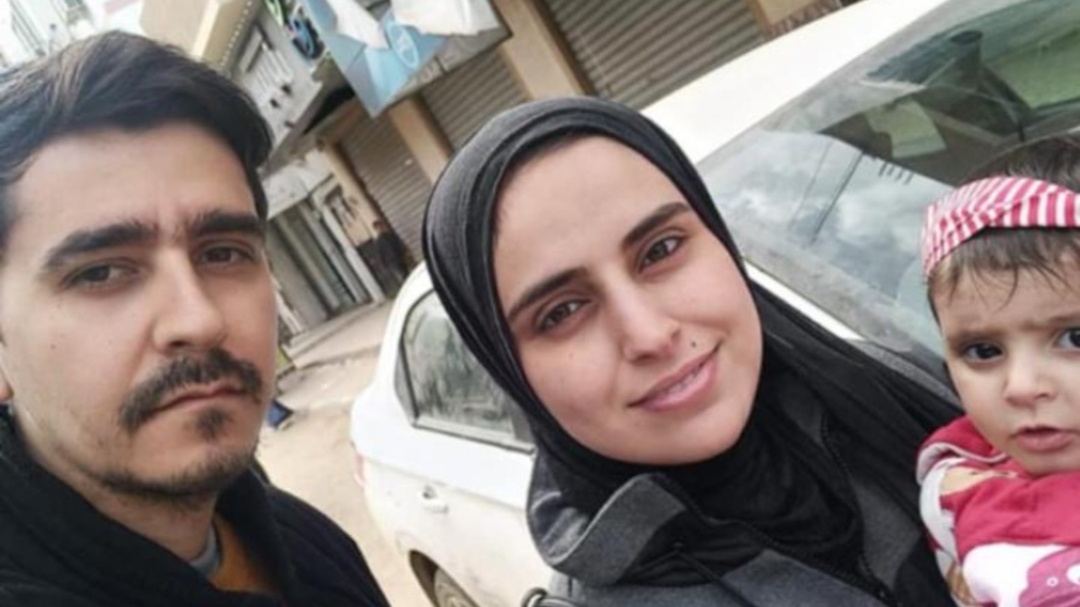 Safaa20208's tweet card. This campaign aims to raise money for the family of a Palestinian woman from Gaza, specifically from Khan Younis, through a friend of hers in France. The woman to whom the donations will be made is...