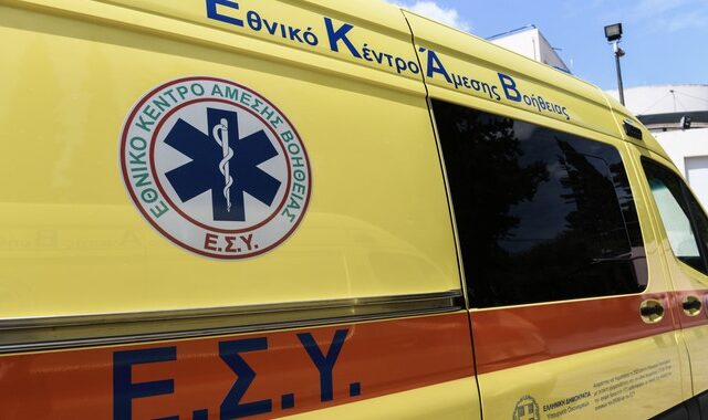 seleogr's tweet card. Σοβαρό τροχαίο με εγκατάλειψη σημειώθηκε χθες Δευτέρα 3 Φεβρουαρίου στο Ηράκλειο της Κρήτης με τις αρχές να αναζητούν τον οδηγό. Σύμφωνα με πληροφορίες του cretapost, όλα συνέβησαν χθες λίγο μετά τις...
