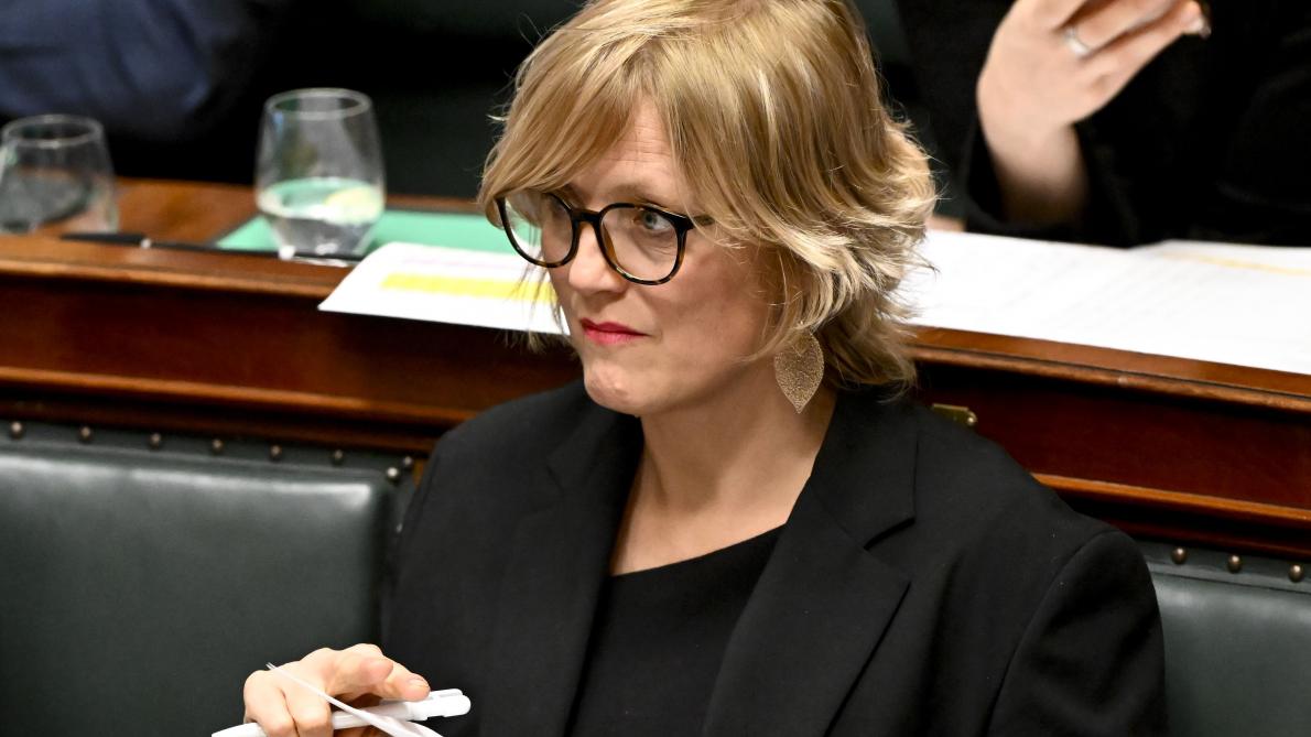 Sofie_Merckx's tweet card. Sofie Merckx regrette que tous les partis au gouvernement aient rejeté chaque proposition de sanctions au cours des deux dernières années