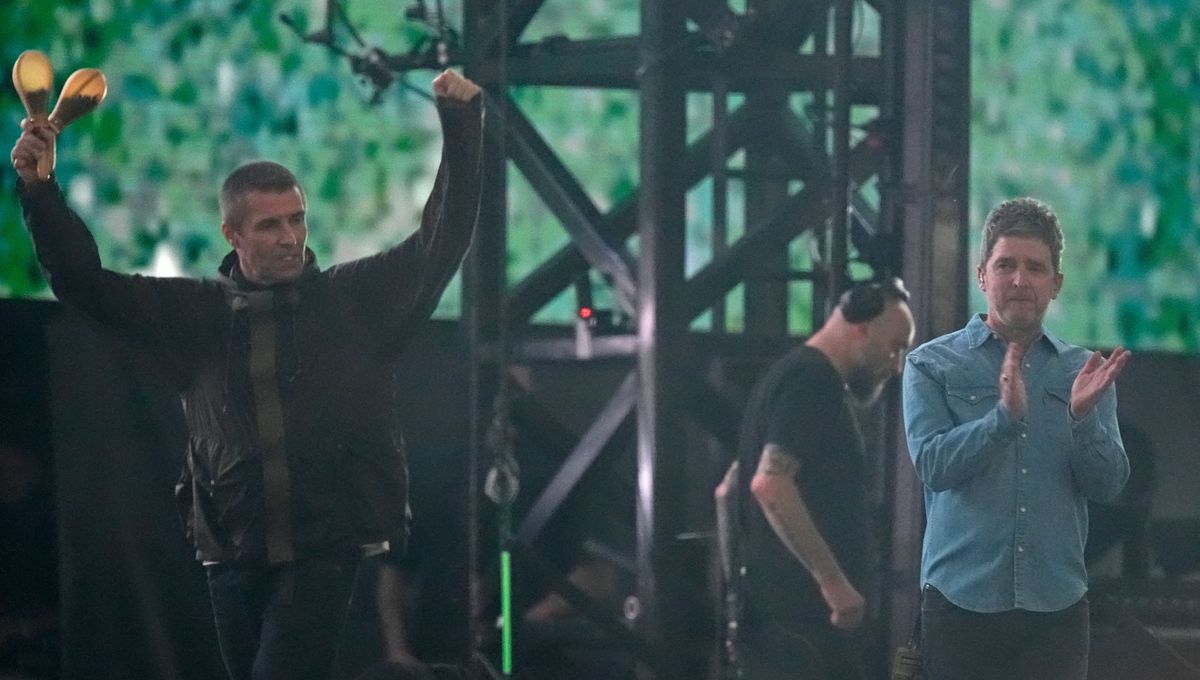 JacquesBrouleau's tweet card. Oasis se reforme pour une tournée historique, intitulée "Oasis Live '25", avec 17 concerts dans des stades emblématiques à Cardiff, Londres, Édimbourg, Dublin… Mais surtout chez eux, à Manchester,...