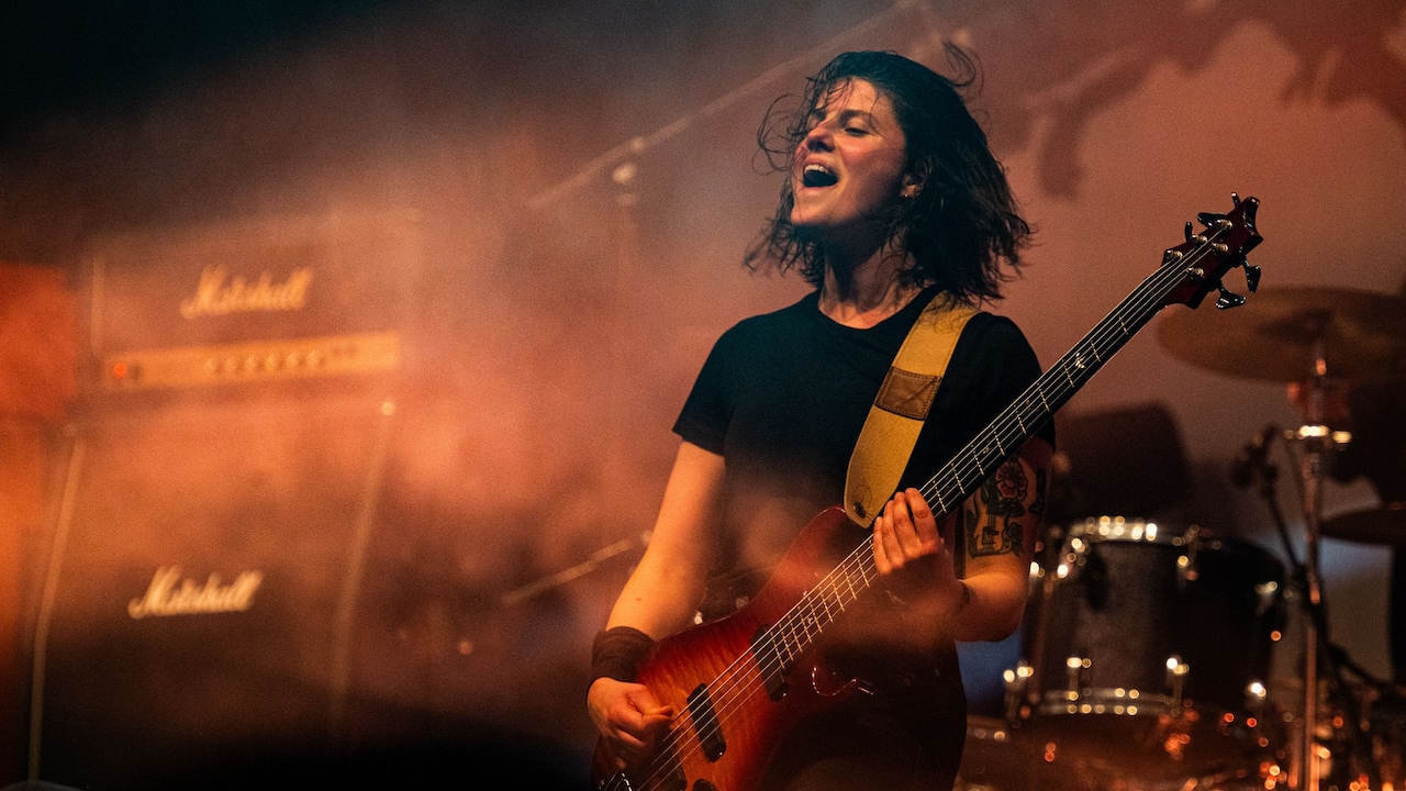flopsemann's tweet card. Freak Valley Festival - 30.05.2024: Natürlich haben sie das Genre nicht neu erfunden. Was Slomosa allerdings auszeichnet: Die Band spielt ihren Stoner Rock so druckvoll wie dringlich. Ihre Riffs sind...