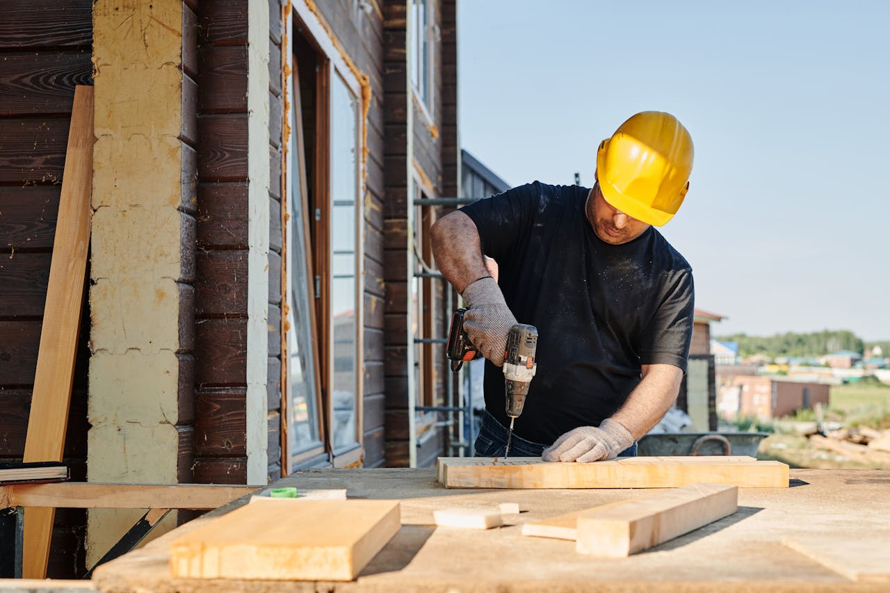 LabourHousing's tweet card. Lauren Edwards, Member of Parliament for Rochester and Strood and Chair of the APPG for Skills, Careers and Employment, sets out how Labour's active skills policy in construction can help to generate...