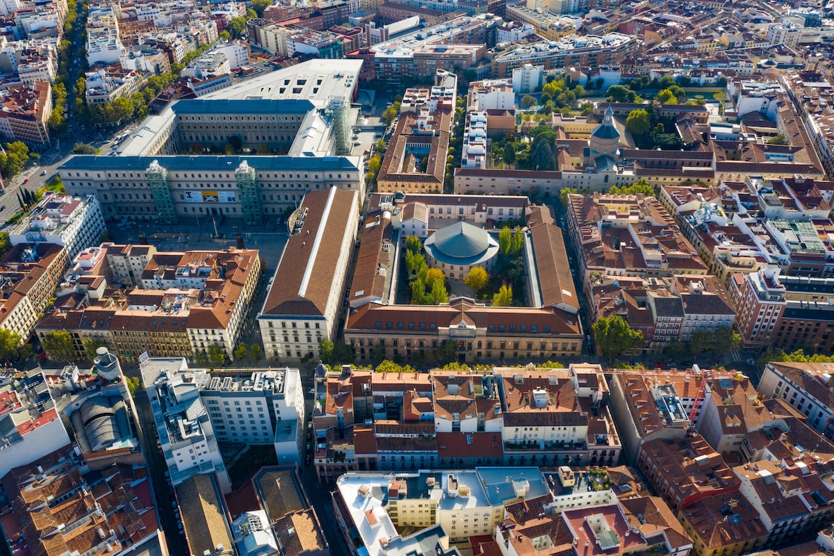 ryc_ayerbe's tweet card. El nuevo museo nacional, dedicado al científico español que iluminó el cerebro humano, estará a 20 metros del Reina Sofía si prospera el plan del Gobierno