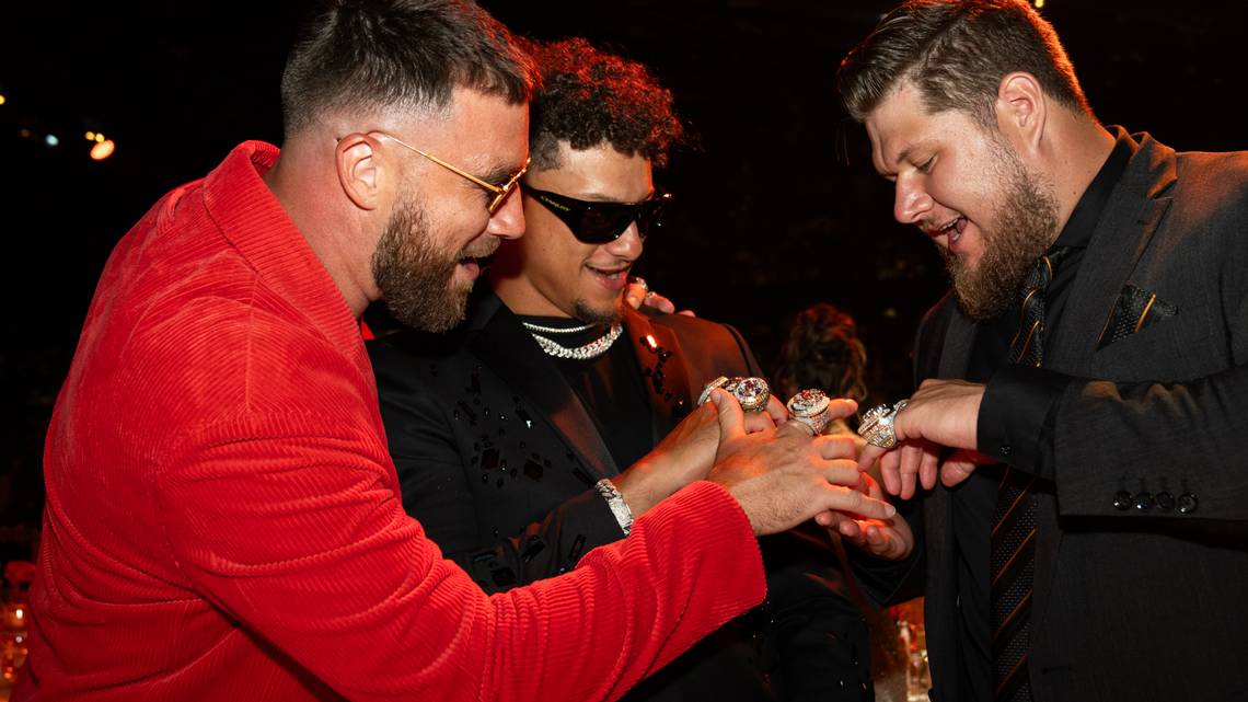 vgregorian's tweet card. For all his accolades, Chiefs’ center Creed Humphrey joked Thursday that he remained so hungry he could eat a nearby Chiefs’ employee. But the amusing moment also was revealing.