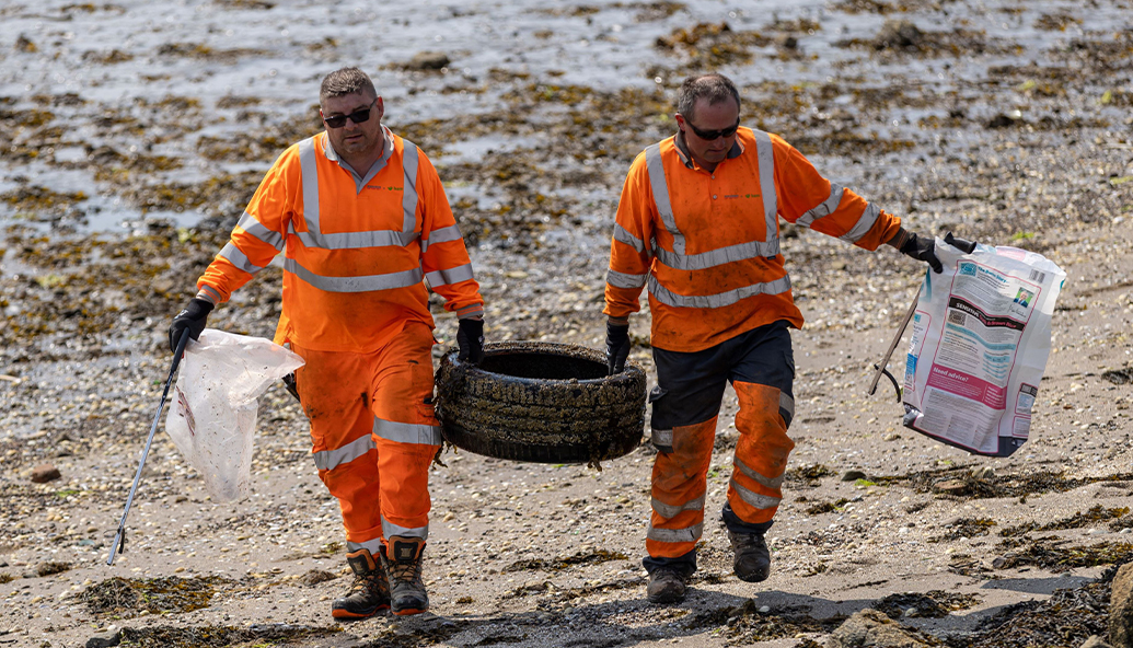 EnergyLiveNews's tweet card. Volunteers cleared 185kg of marine litter from Dalintober Harbour