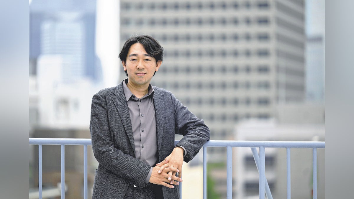 YOL_culture's tweet card. 【読売新聞】『 錦 ( きん ) 繍 ( しゅう ) 』宮本輝著（新潮文庫）　６９３円 小説のエンターテインメント性を追求していたせいか、「若い頃から、純文学はもう一つはまらなかった」。ただ、３０歳代に入って作品のテーマや文学性を考