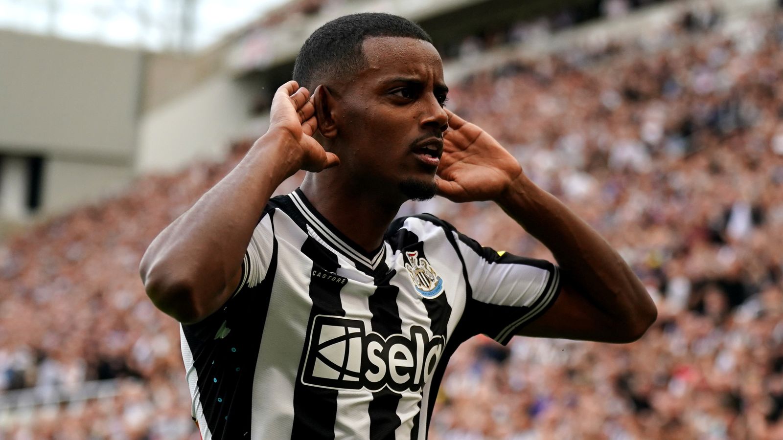 TNLdotcom's tweet card. Alexander Isak has let Newcastle United know he wants to leave. After a stunning breakout season, the Swedish striker believes now is the right time to begin a new chapter. His form was electric. In...