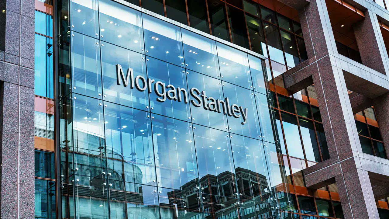 muhalifcomtr's tweet card. Yatırım bankası Morgan Stanley, Türk lirasında hızla değer kaybına dikkat çekti. Banka yıl sonu enflasyon tahminini ve dolar/ TL beklentisini yükseltti.