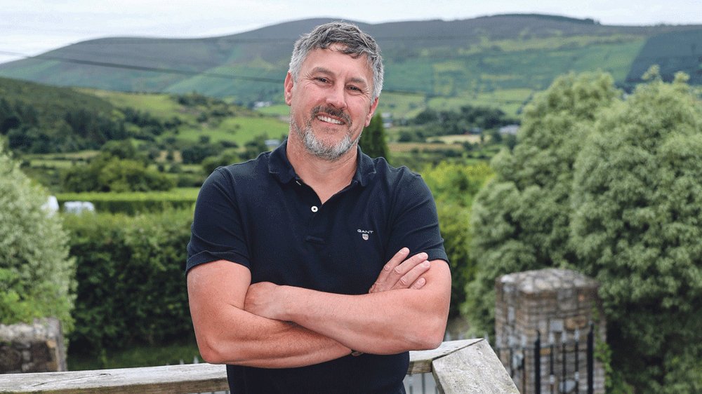TheEchoOnline's tweet card. Jeff Bibby is a man born in London, within the sound of Bow Bells, who met a fine Bohernabreena cailín on holiday and his life was never the same again, writes Ken Doyle. Today, Jeff, the ‘Plastic...