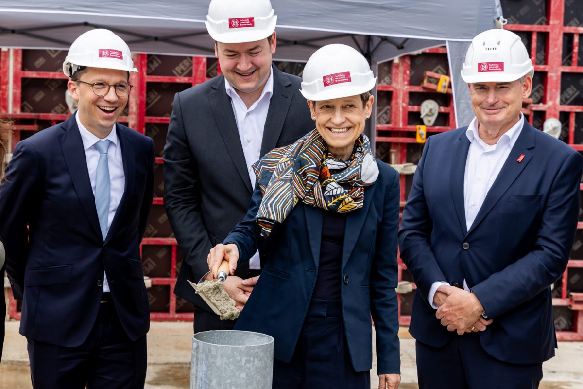 iOttGroup's tweet card. On 9 July, Technical University of Braunschweig celebrated another milestone ...