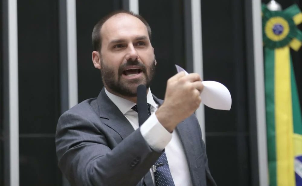 JorgRodrigues's tweet card. Regra estabelece análise geral de casos em março de 2026, e Câmara diz que pedido avulso só pode ser analisado após encerramento do ano legislativo