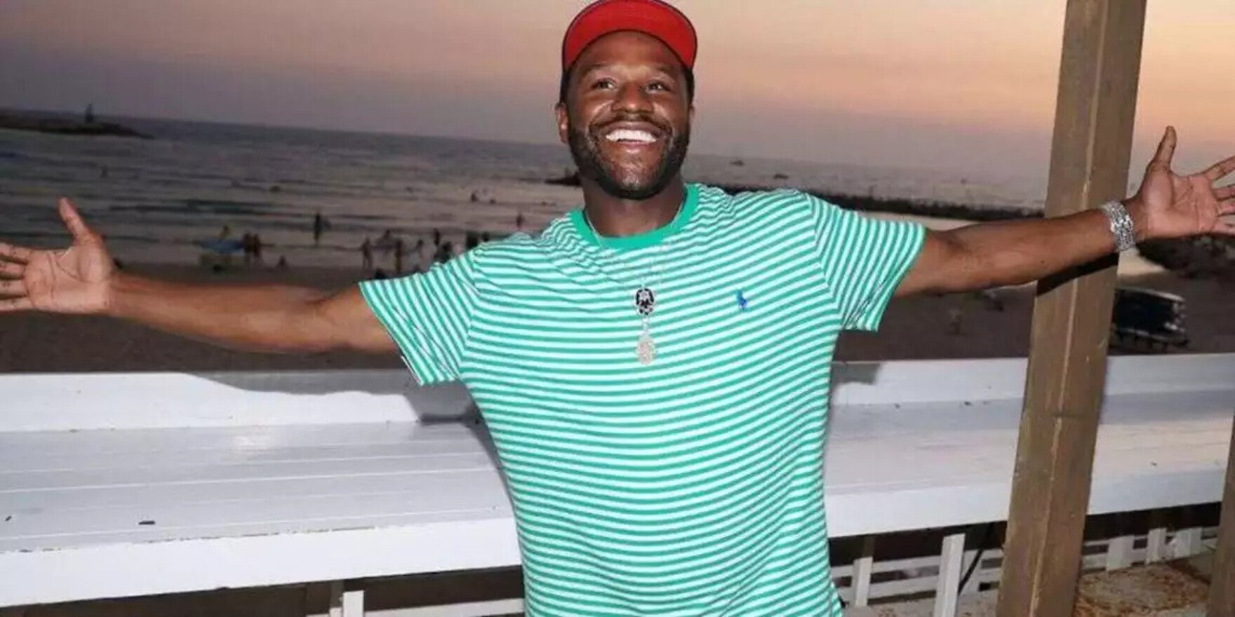 michaeldickson's tweet card. "It's a beautiful place, with wonderful people. I've always had Israeli friends, and I will continue coming here until my dying day," Floyd Mayweather said.