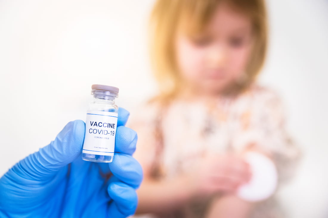 AMPS_RedUnion's tweet card. A significant change was made to the Australian Immunisation Handbook regarding COVID-19 vaccines.