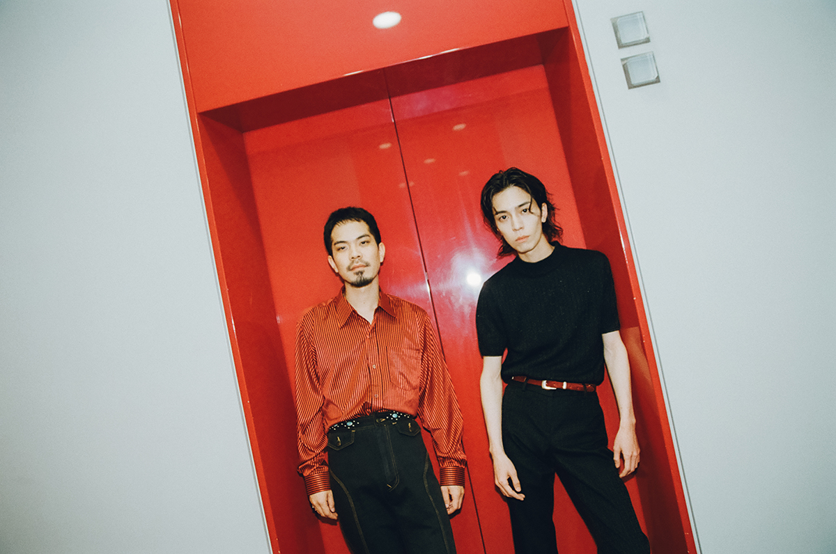 frf_en's tweet card. 今回は、フジロック初出演となる離婚伝説に、新曲「紫陽花」に込めた想いや出演決定の感想、そしてフジロックに向けた意気込みについて伺った。