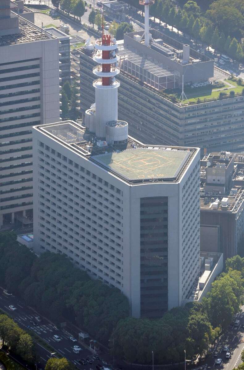 SyunOota3's tweet card. 食事宅配サービス「出前館」の配達員として就労資格のない外国人を日本人名義で働かせていた事件で、警視庁国際犯罪対策課は、詐欺の疑いで、事件を首謀した山崎光太郎被告（51）＝同罪で公判中＝ら7人を逮捕し
