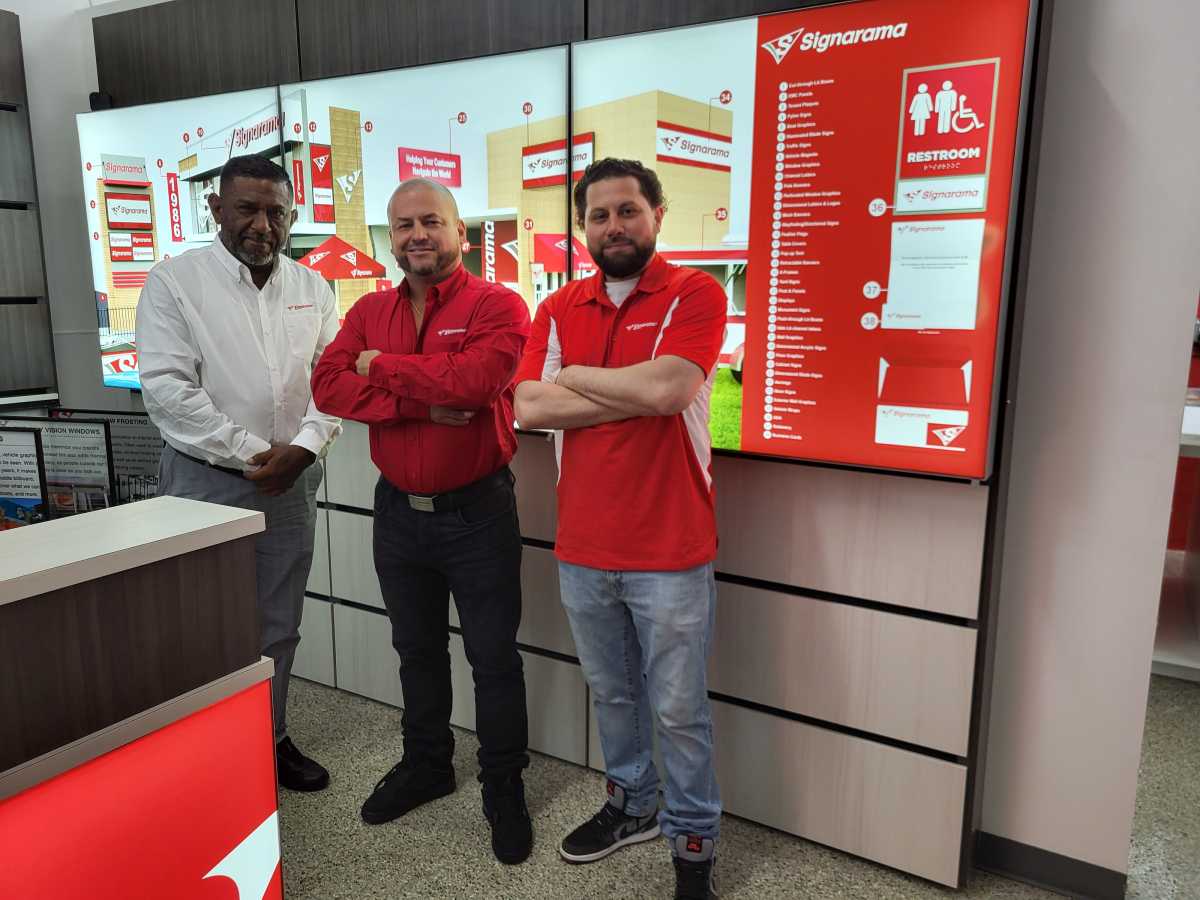 bronxtimes's tweet card. Signarama, a national franchise that makes custom signs for organizations of all kinds, is welcoming customers to its newly-opened South Bronx location at