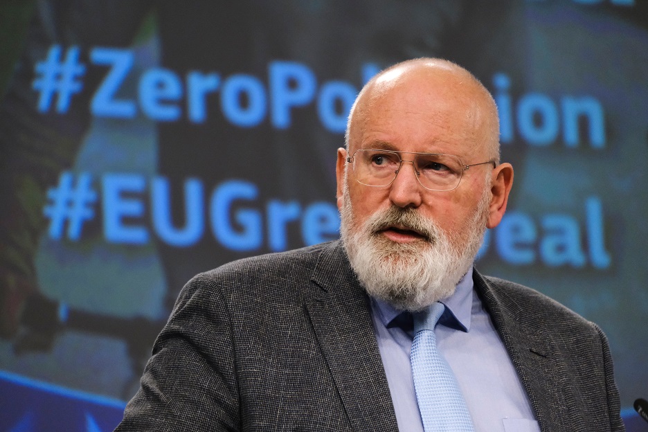 wouterkeller's tweet card. Nieuw Rechts: Timmermans aangeklaagd om EU-miljardensteun aan lobbyende ngo's - Climategate Klimaat