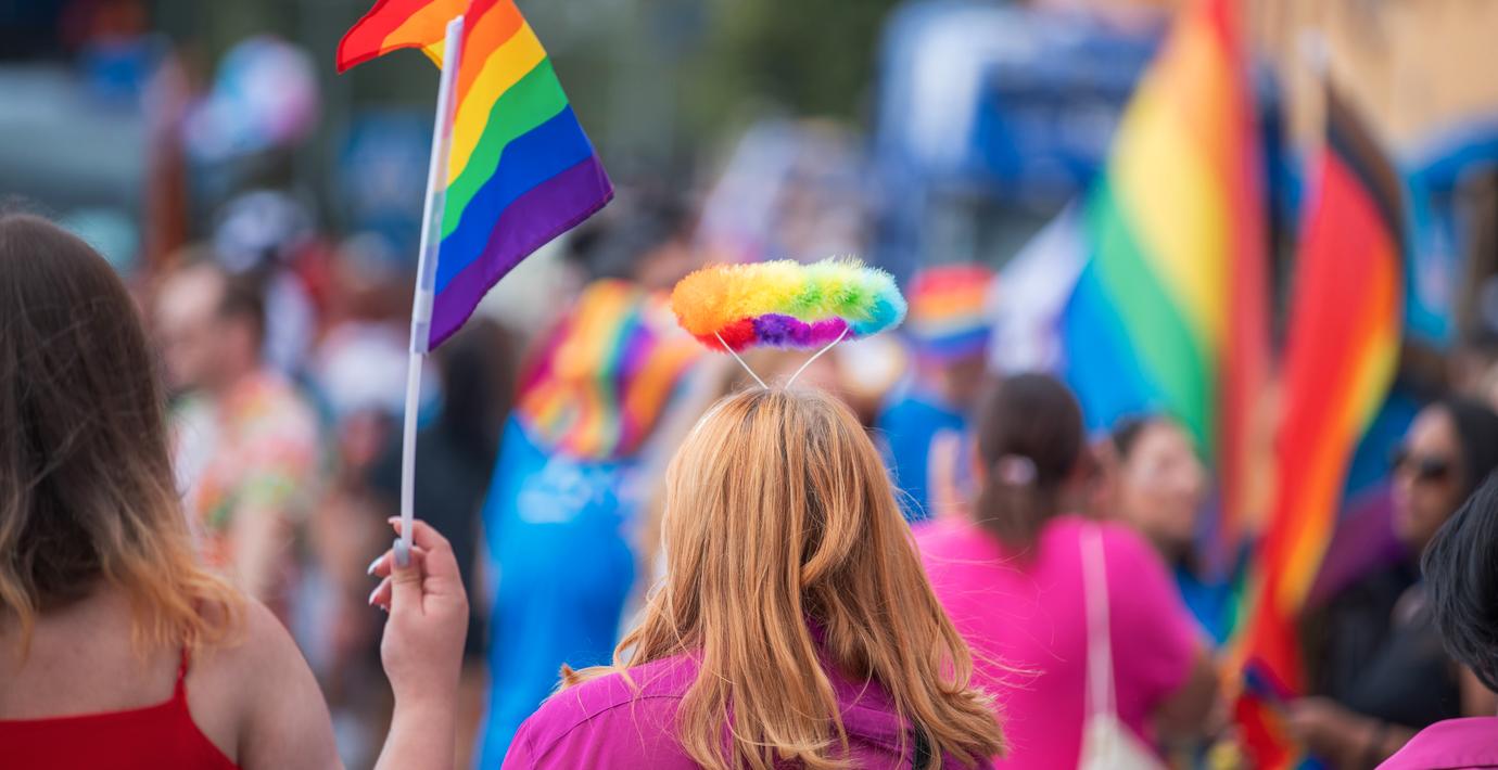 hogerkollen's tweet card. En privatperson ville under Pridetåget i Stockholm demonstrera men fick avslag av polisen. Det var fel beslut, konstaterar förvaltningsrätten.